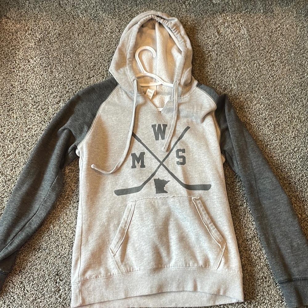 Minnesota hockey sweatshirt. Size medium.